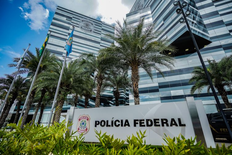 Polícia Federal faz operação contra contrabando de Botox