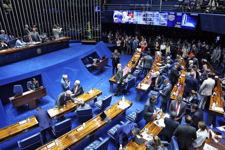 Senado aprova texto-base da reforma tributária