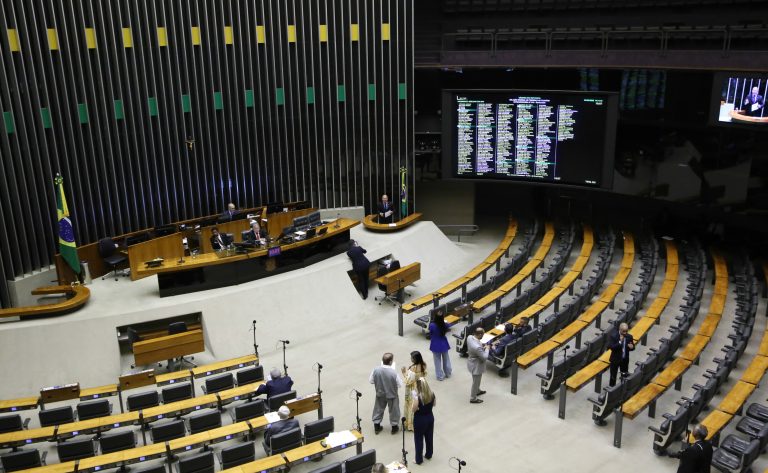 Câmara analisa criação da Carteira Nacional de Identificação da Pessoa com Deficiência; acompanhe