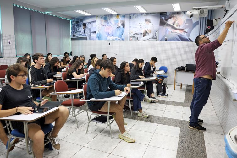 Convocação da lista de espera do Fies 2025 será divulgada nesta terça