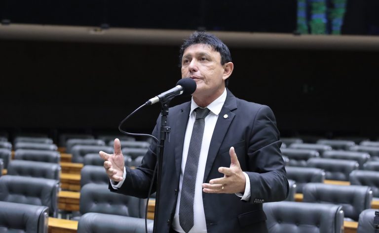 Projeto concede abono natalino para beneficiários do Bolsa Família