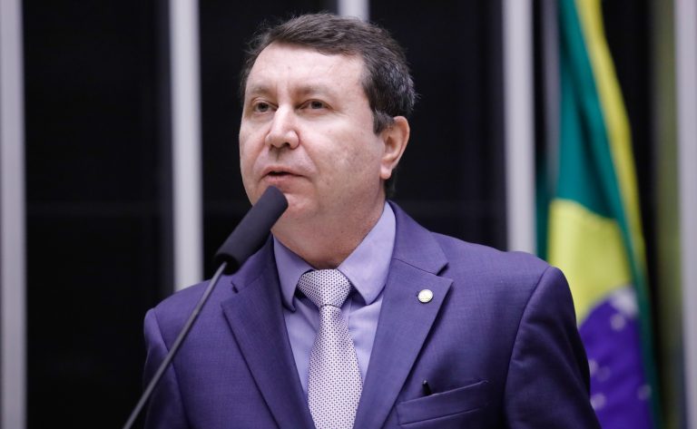 Projeto exige gravadores de vozes e dados em todas as aeronaves