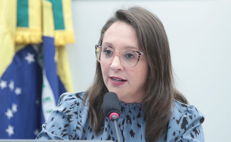 Proposta proíbe bloqueio de aplicativos de mensagem instantânea