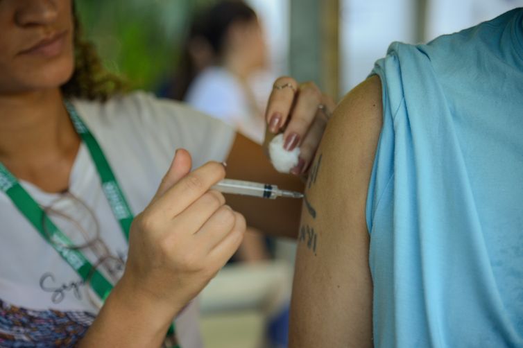 Cidade de São Paulo antecipa vacinação contra gripe para sexta