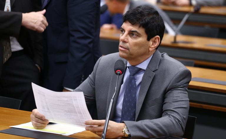 Comissões terão que votar indicações de líderes para emendas orçamentárias