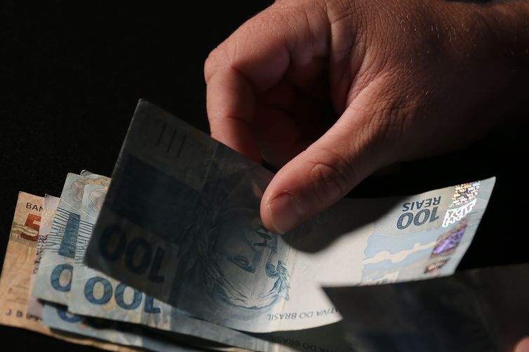 Governo Central tem déficit primário de R$ 31,7 bilhões em fevereiro