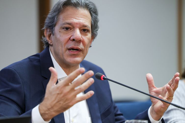 Haddad discutirá transição ecológica e reforma do G20 na França