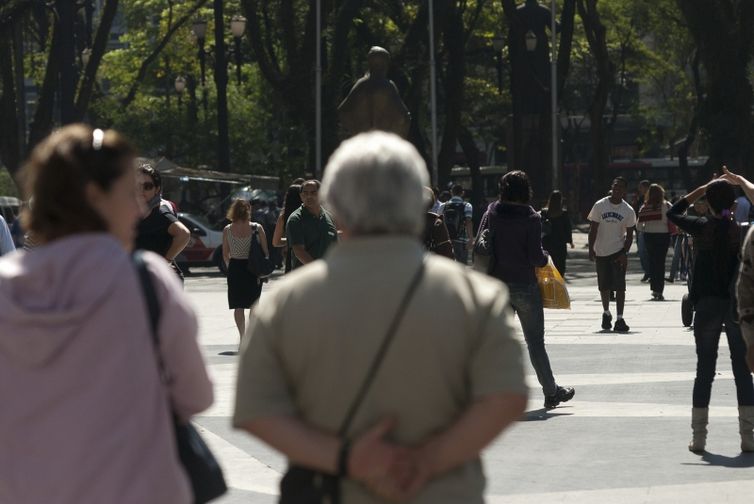 Letalidade por vírus respiratório em idosos chega a 25% em dez anos