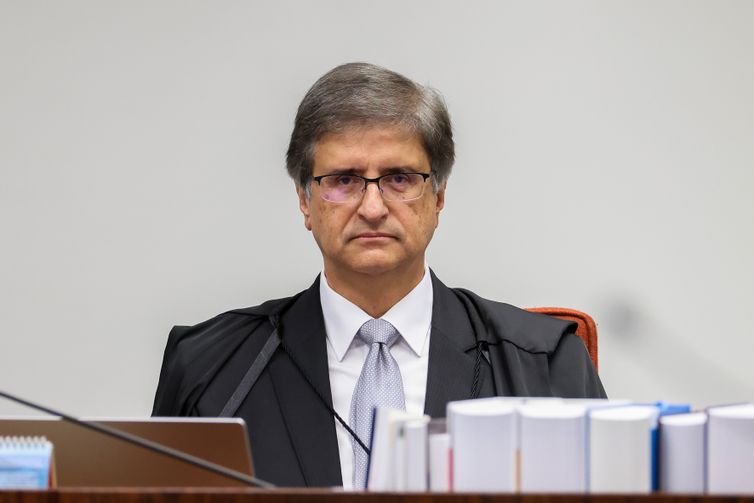 PGR pede arquivamento de inquérito sobre fraude com cartões de vacina