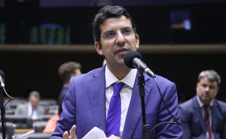 Projeto estabelece limites para redução de diárias nos dias de entrada e saída em hotéis