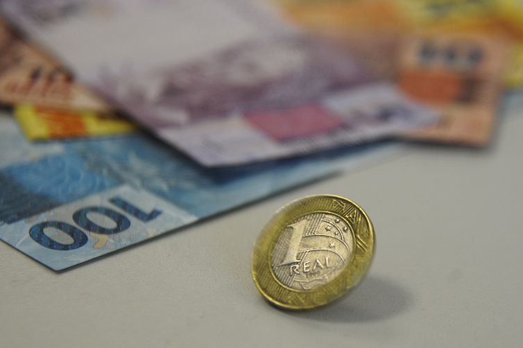 Receita paga lote da malha fina do Imposto de Renda nesta segunda