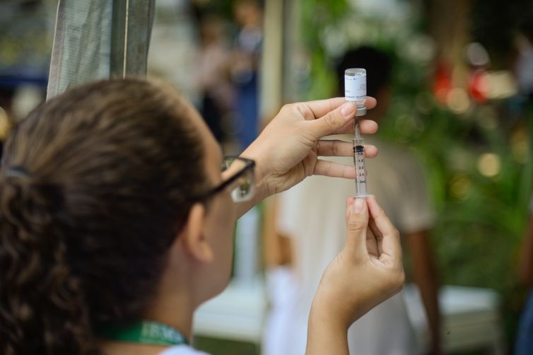 RJ vai antecipar vacinação contra a gripe para próxima quarta