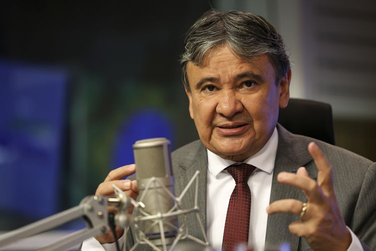 Ao reduzir pobreza, Bolsa Família melhora PIB do país, diz ministro