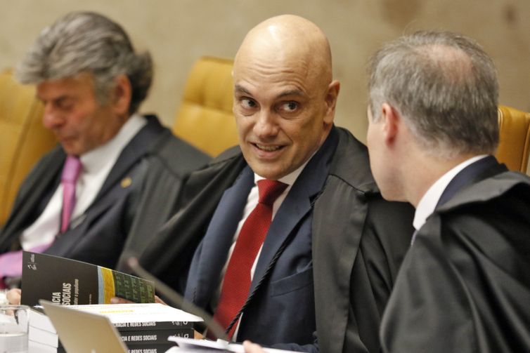 Assistência religiosa a presos é prevista na Constituição, diz Moraes