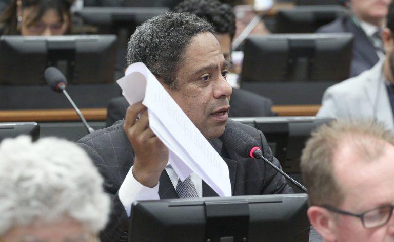 CCJ aprova nova regra de sucessão para compra de estabelecimento comercial