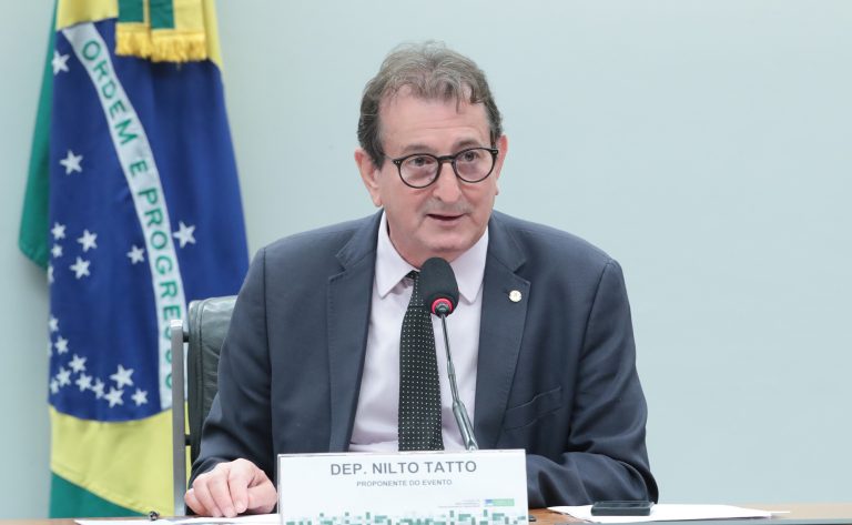 Comissão aprova aumento de pena para poluição ambiental por meio de pulverização aérea 