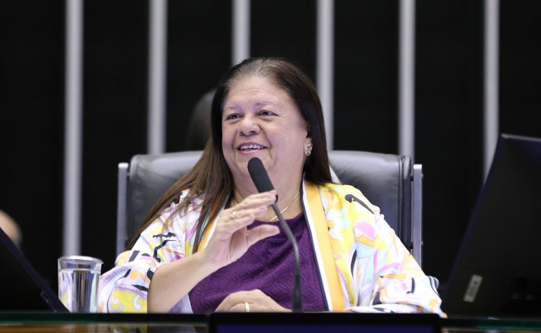 Comissão aprova projeto de unificação de protocolos de atendimento pré-natal no País