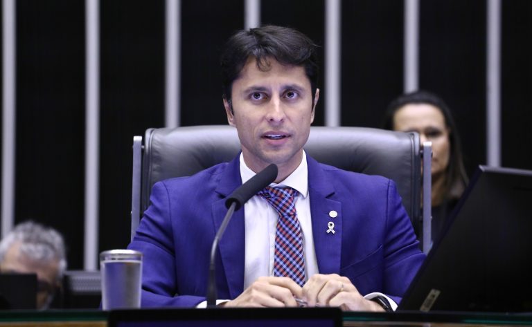 Comissão aprova projeto que deixa expresso em lei direito a cadeira de rodas