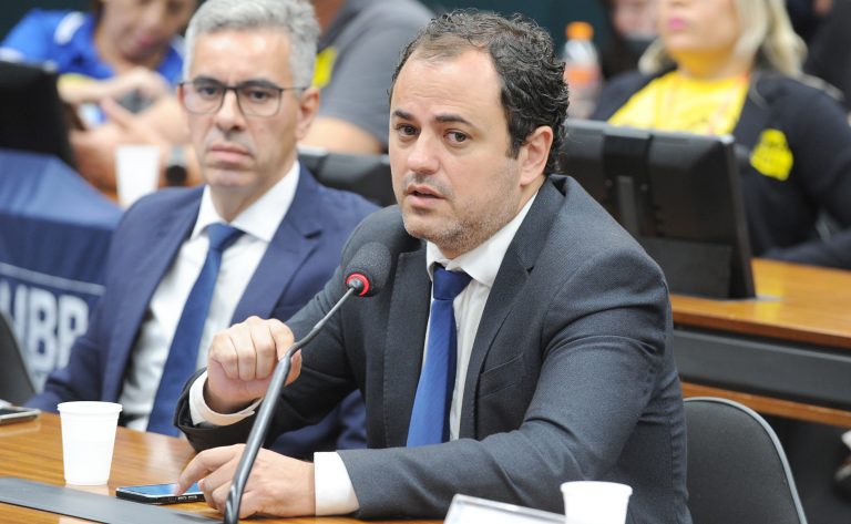 Conselho de Ética reúne-se para discutir processo contra Glauber Braga
