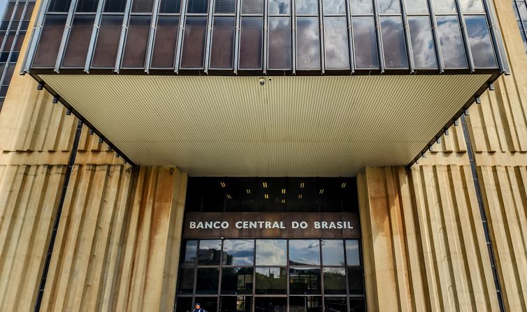 Contas públicas têm superávit de R$ 3,6 bilhões em março