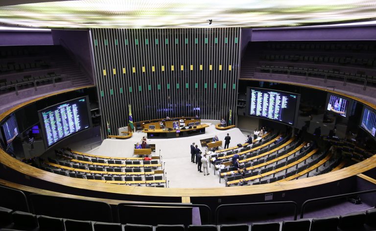 Plenário da Câmara reúne-se nesta manhã para votar acordos internacionais