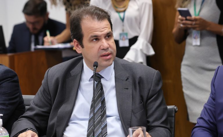 Projeto concede benefício fiscal a startups que reinvestirem lucros em pesquisa e inovação