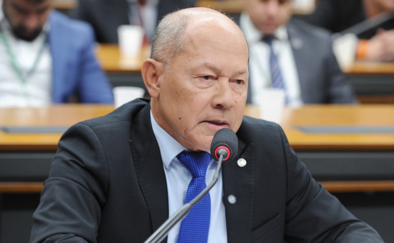 Proposta repassa dinheiro do Fundo Amazônia a programas para crianças e adolescentes