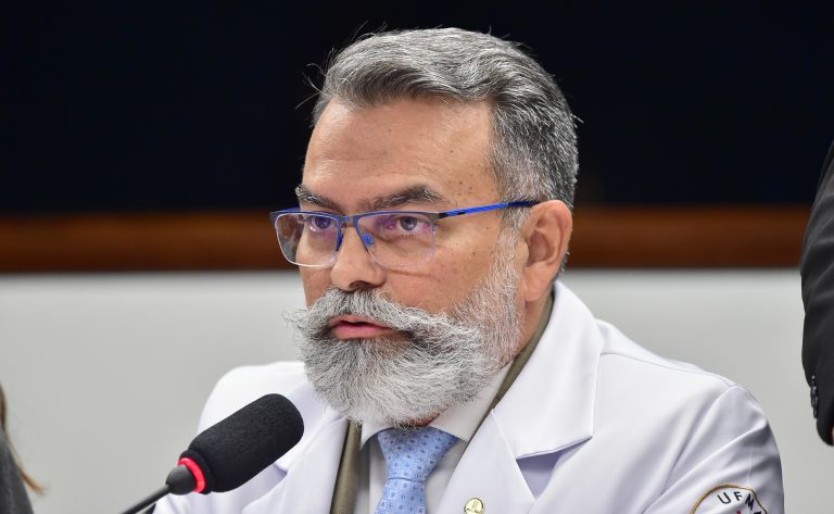 Comissão aprova criação de serviço telefônico gratuito para atender pessoas com transtornos mentais