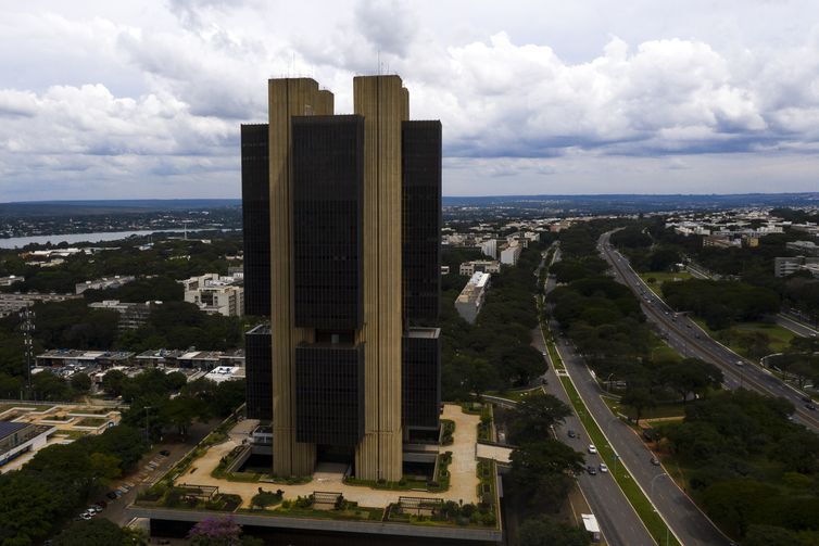 Copom deve elevar Selic em 0,5 ponto na reunião desta quarta