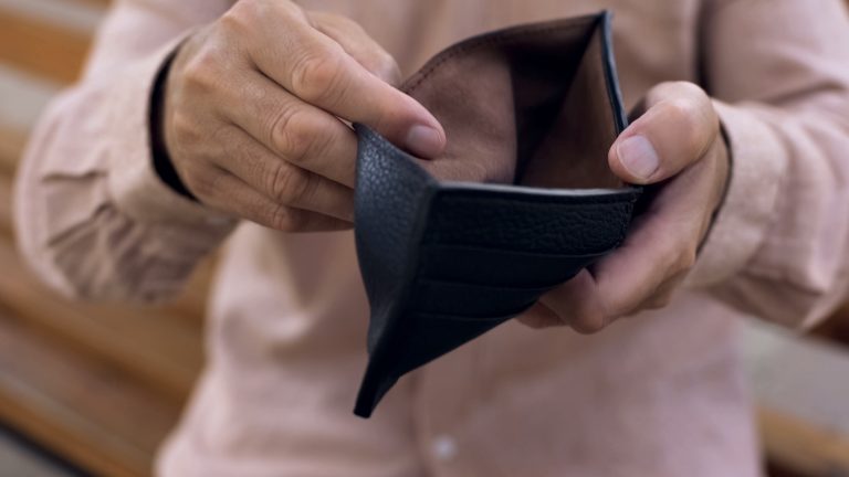 Comissão debate irregularidades em empréstimos consignados do INSS