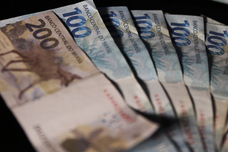 Entidades do setor produtivo e sindicatos criticam aumento de juros