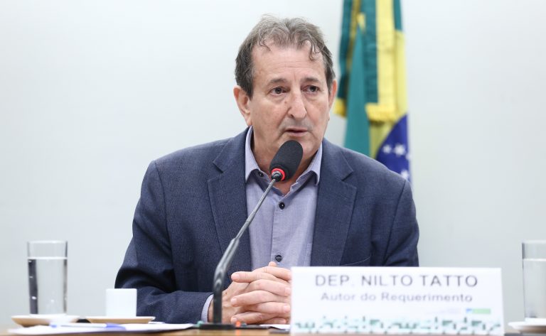 Audiência discute impactos ambientais e sociais das cadeias produtivas do tabaco, do álcool e de ultraprocessados