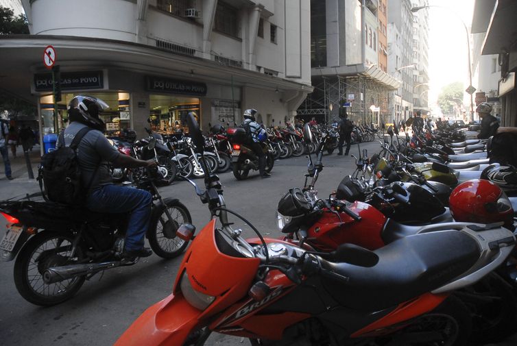 Em dez anos, frota de motocicletas cresce 42% no país