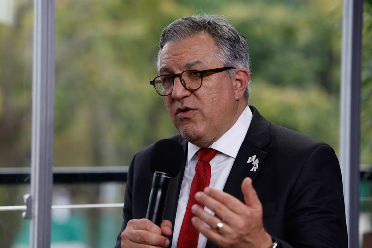 Padilha reafirma que tarifaço não fará Ministério da Saúde retaliar