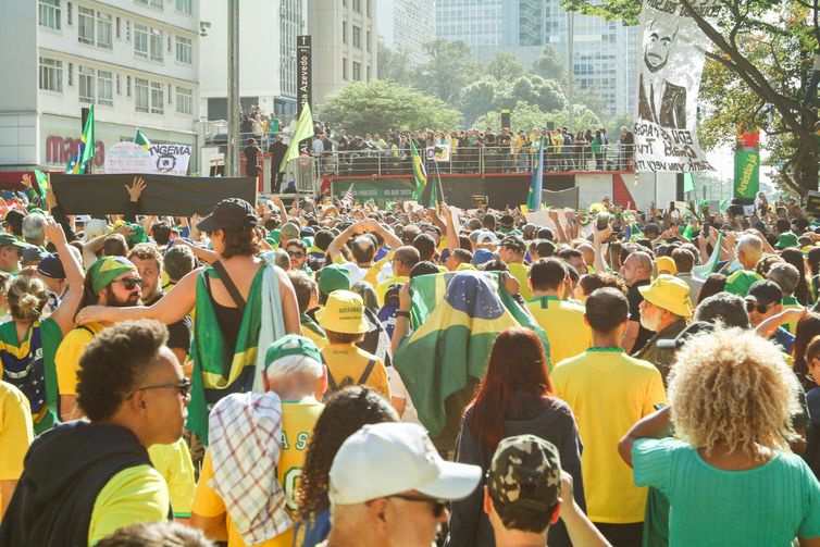Ato em São Paulo pede anistia a Bolsonaro e exalta Trump