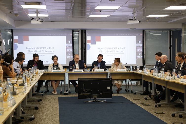 BNDES estuda suspensão temporária de dívidas de afetados por tarifaço