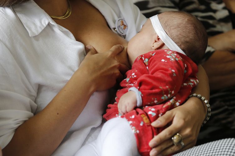 Campanha Mundial de Amamentação promove a preservação da vida