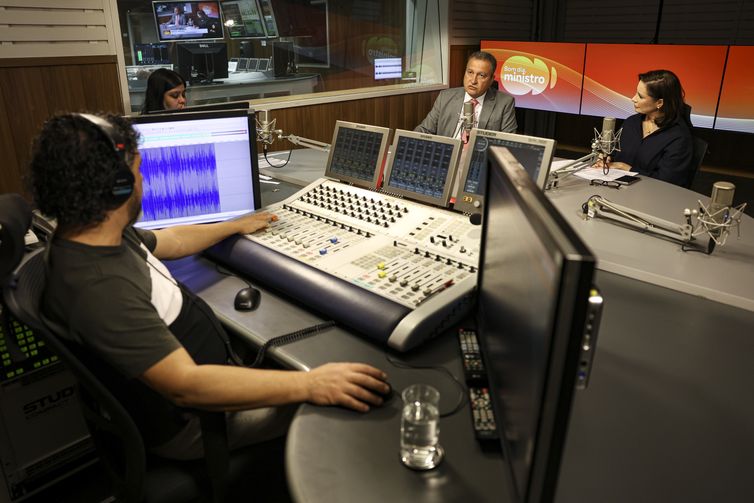 Governo quer coibir concorrência desleal de big techs, diz Rui Costa 