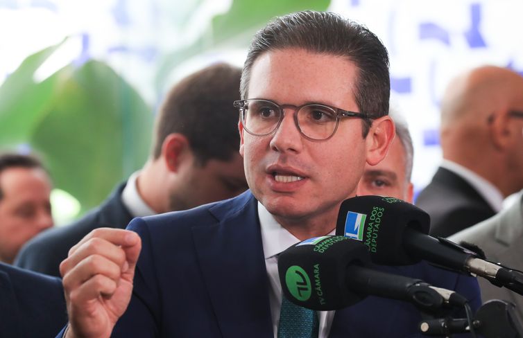 Motta envia pedido de afastamento de 6 deputados após motim na Câmara
