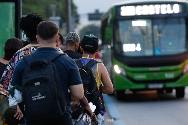 Problema técnico fará IBGE atrasar dado de emprego de julho em 18 dias