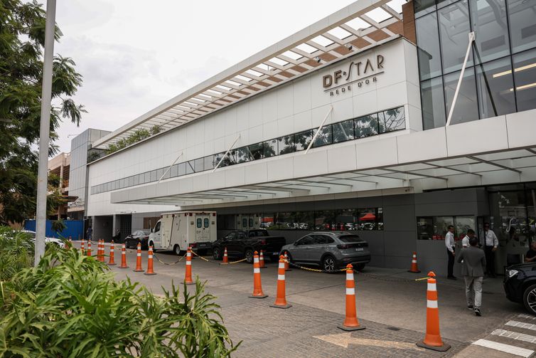 Bolsonaro recebe alta hospitalar