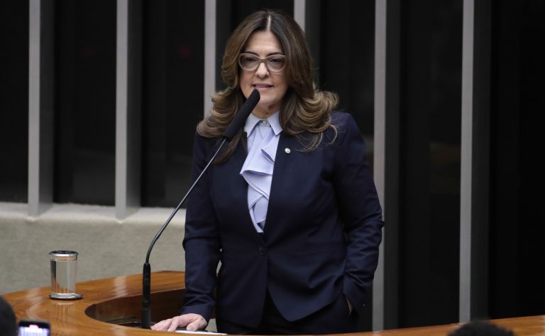 Comissão aprova elaboração de protocolo para tratamento do climatério no SUS