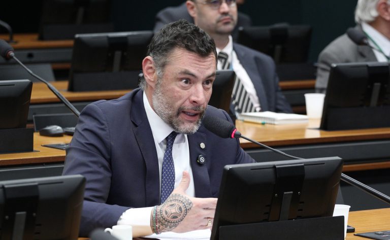 Comissão de Constituição e Justiça aprova punições para quem discriminar pessoas com autismo