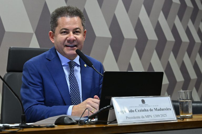 Comissão mista debate Plano Brasil Soberano com representantes do governo