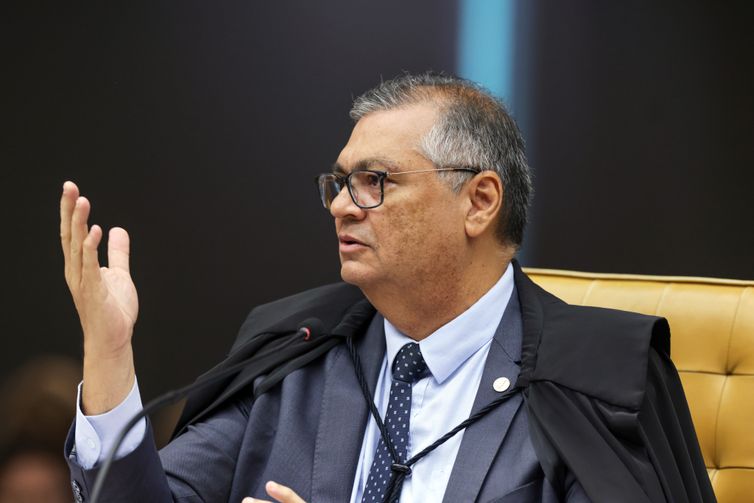 Dino suspende repasses de 
