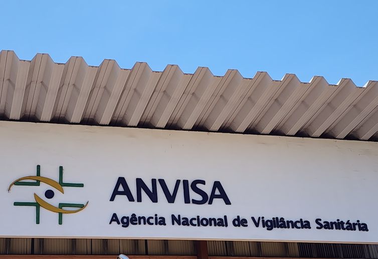 Anvisa suspende venda de cosméticos capilares e produtos com ozônio