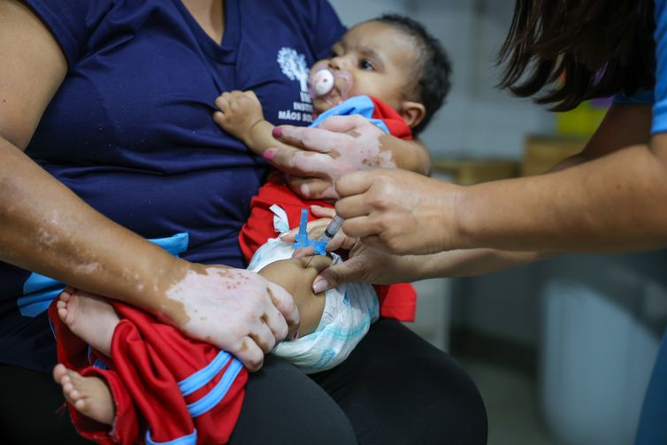 Casos de coqueluche crescem e provocam internações e mortes 