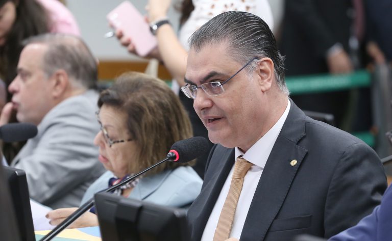 Comissão aprova admissibilidade de proposta que dá à Câmara poder exclusivo para fiscalizar agências reguladoras