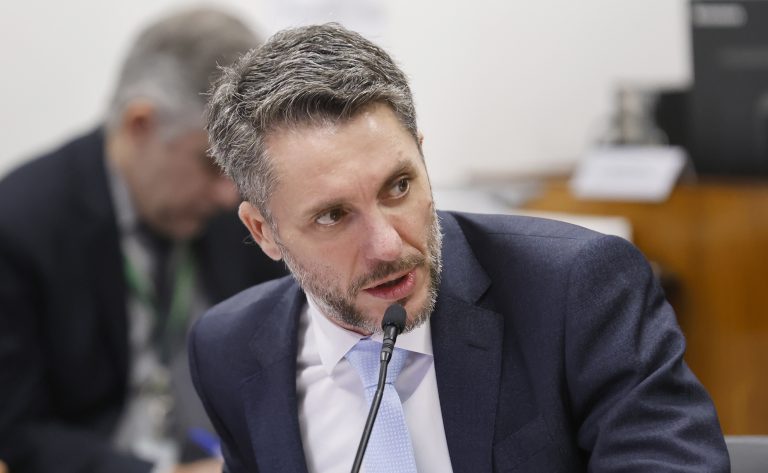 Comissão aprova aumento do limite máximo de ganho econômico para criador de inovação científica