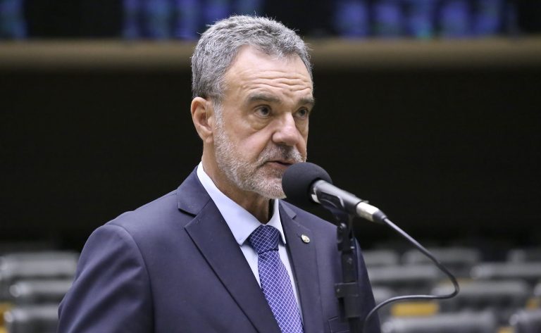 Comissão aprova incluir na CLT a obrigatoriedade de exame oftalmológico dos empregados